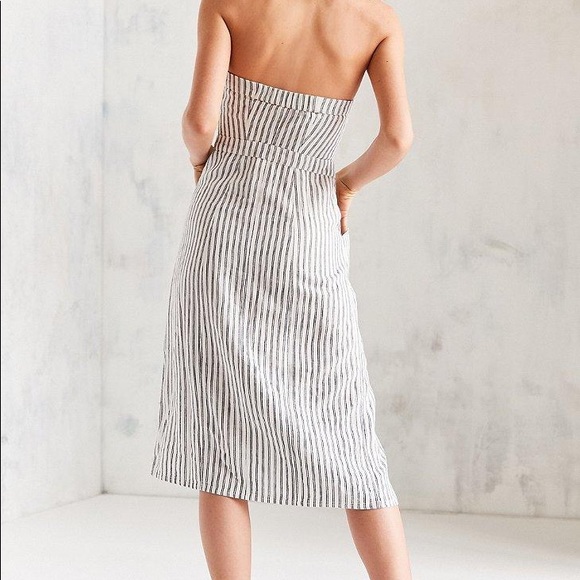 UO BDG Tiffany Button-down Strapless Midi Dress - Picture 2 of 3